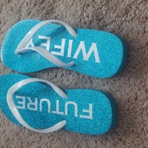 Betsey Johnson Future Wifey Flip flops size 9M